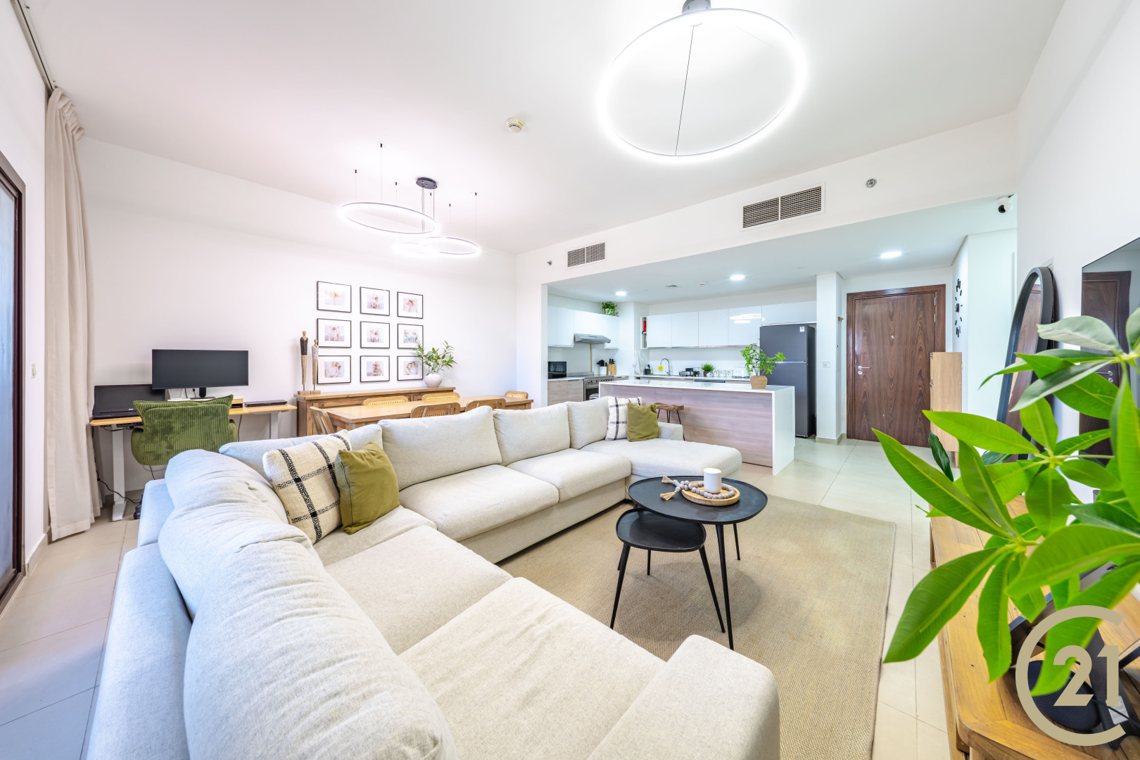 Skyline Views | High Floor | 2 Bed | VOT