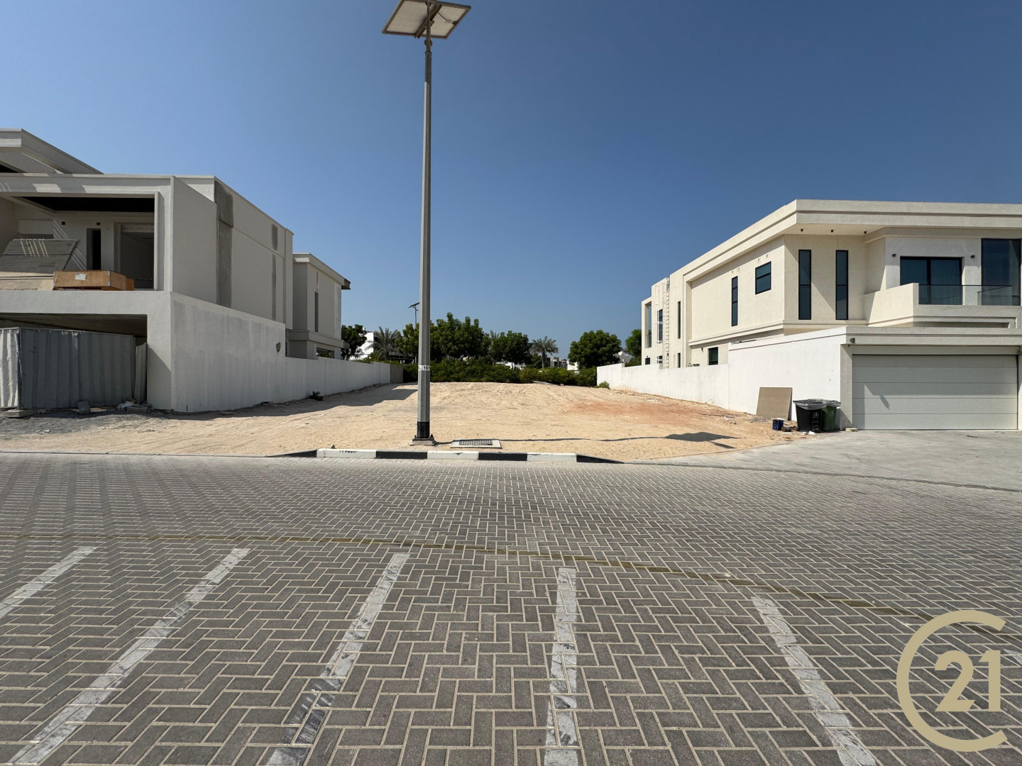 Single Row | Elevated Plot | Prime Location